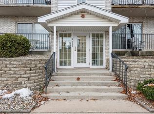 400 Sturdy Rd #8-A, Valparaiso, IN 46383