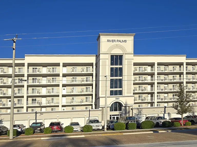 1805 Riverside Dr #205 — Photo 1