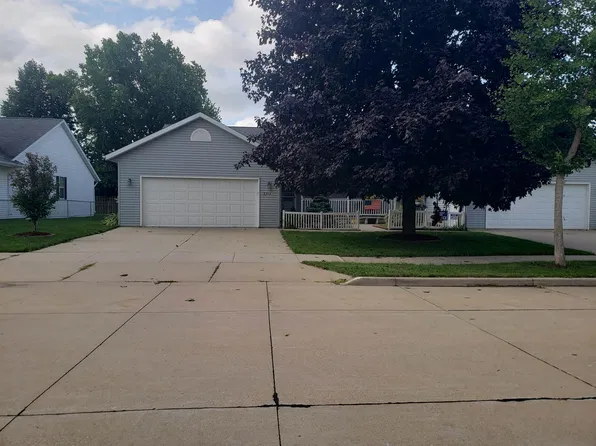 3303 E Heidemann Dr #1, Appleton, WI 54915