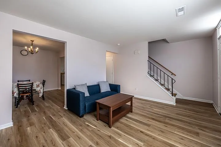 280 Albert Ct — Photo 1