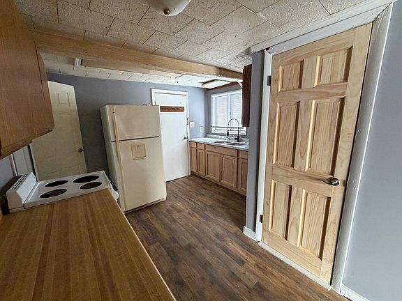 5th image of 199 Main St APT 5