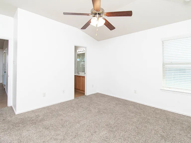 6300 Clear Brook Dr — Photo 9