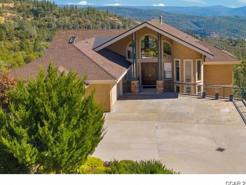 1st image of 951 Sandalwood Dr