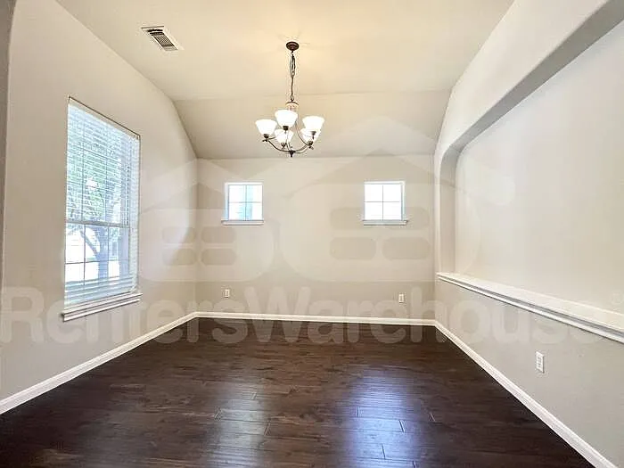 2217 Westfalian Trl — Photo 13