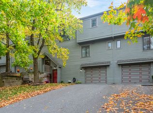 4 Pond View Dr #4, Brookfield, CT 06804