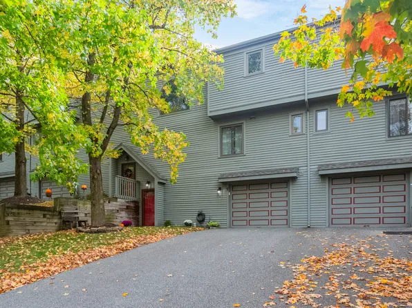 4 Pond View Drive #4, Brookfield, CT 06804