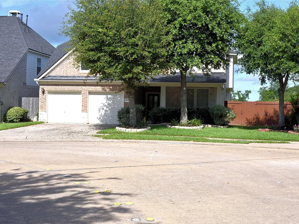 5106 Autumn Rose Ln