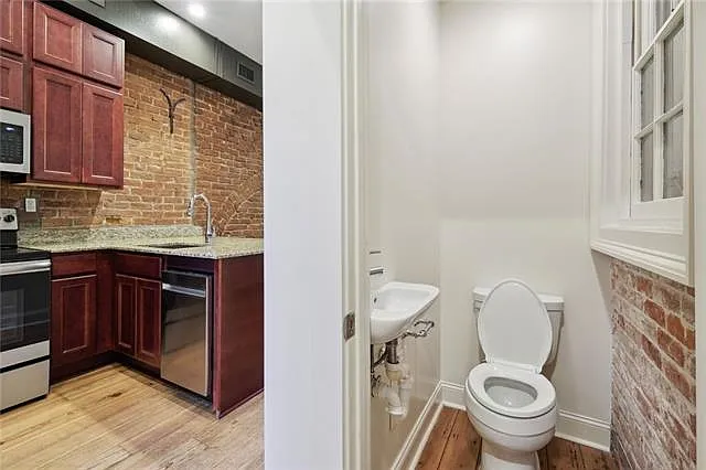 526 Royal St #4 — Photo 7