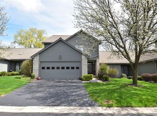 18 Woodbury Way, Fairport, NY 14450