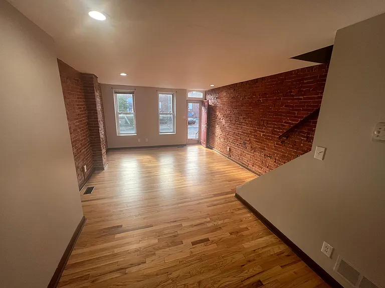 1022 McDowell St — Photo 3