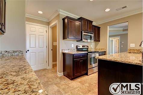 5th image of 283 Bellshire Dr