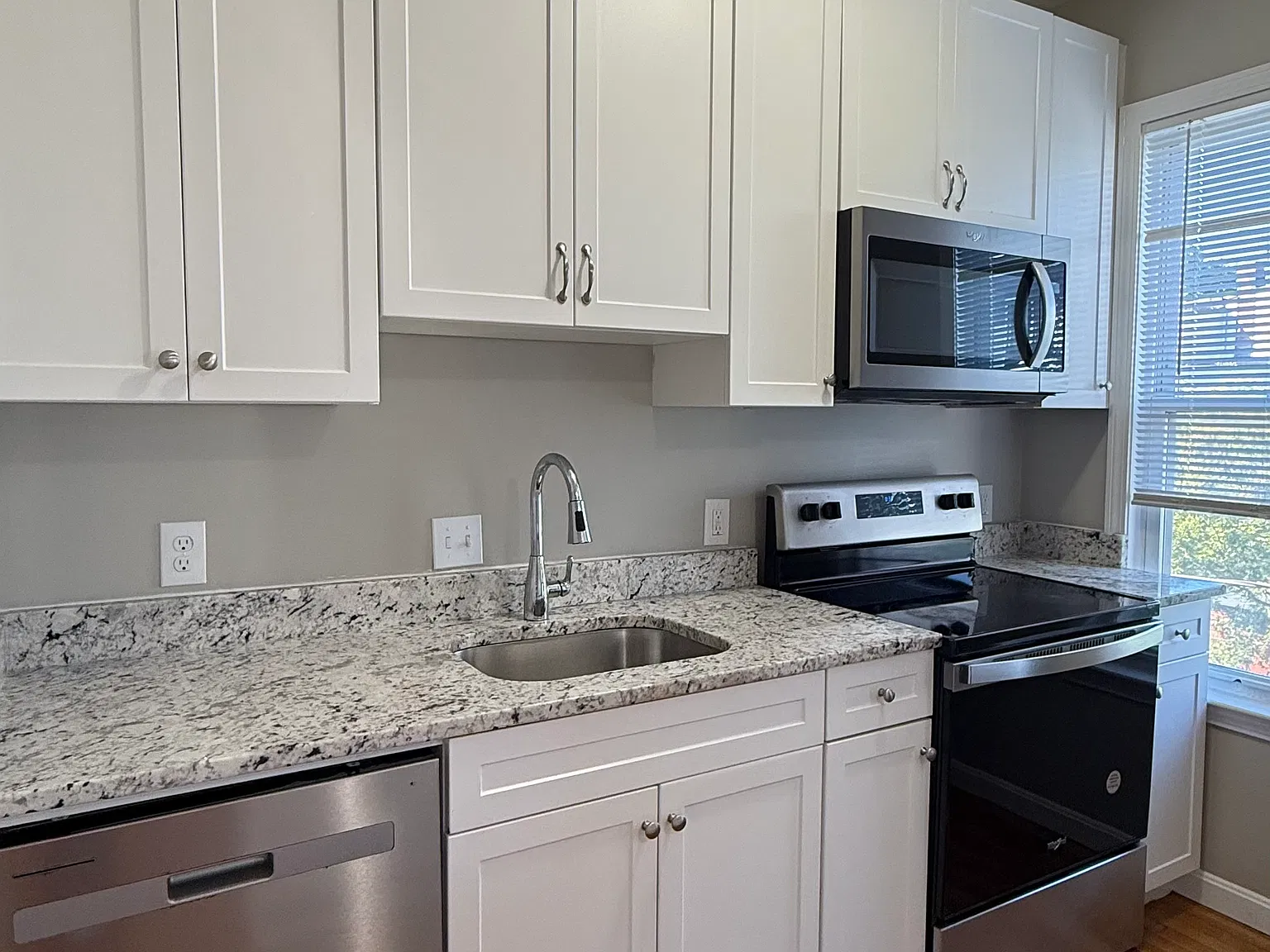 182 Washington Ave — Photo 3