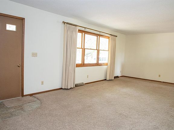 3rd image of 1254 Clark Dr
