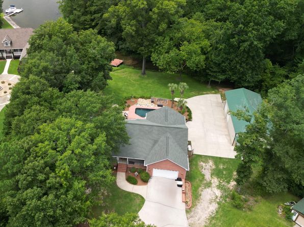 112 Lakeside Rd