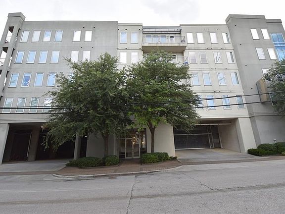 Wonderful building in Rice Military.  Close to Allen Parkway trails, entertainment district on Washington, Heights area and much more