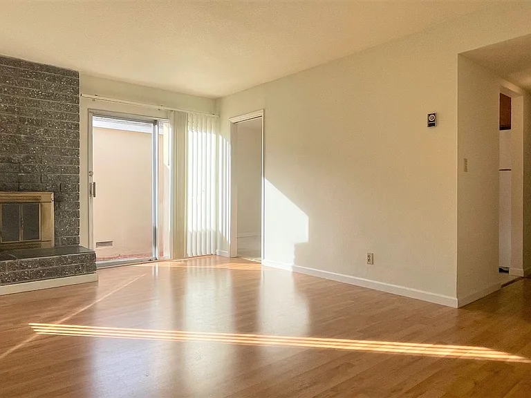 3402 Homestead Rd — Photo 3