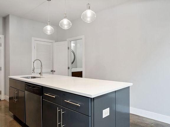4th image of 1065 2nd Ave S #B