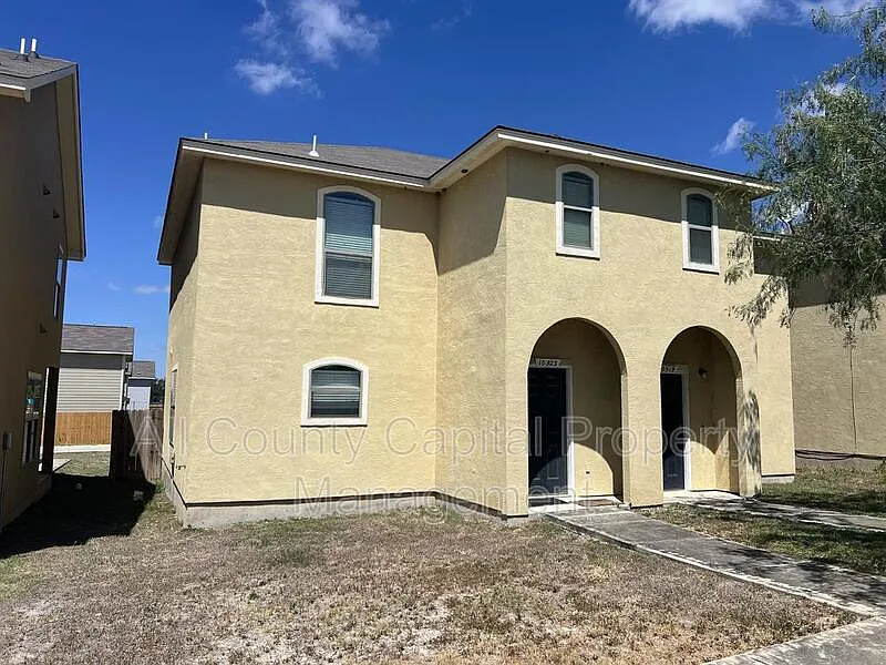 10523 Hunters Pond