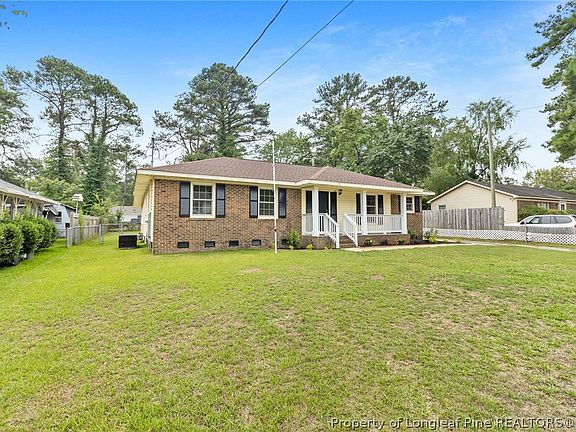 3rd image of 728 Rockwood Dr
