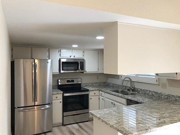 3rd image of 15241 Pratola Ct