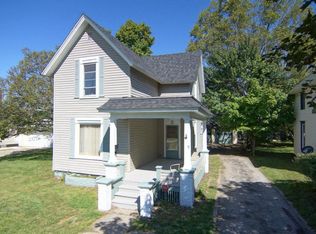 105 E Prairie Ronde St, Dowagiac, MI 49047