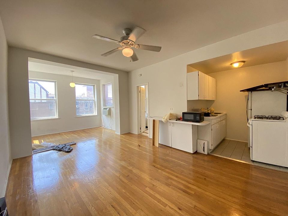1st image of 5528-30 N Kenmore Ave #302