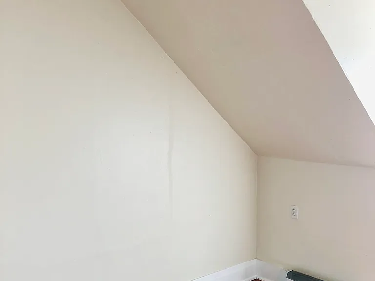 3rd floor bedroom home office area
