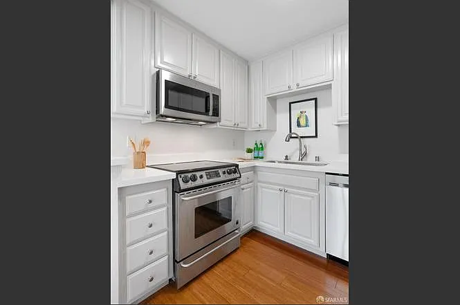 655 Frederick St — Photo 3