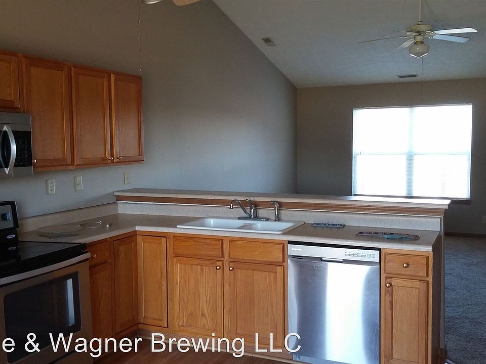 2nd image of 305 Plantation Way