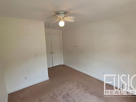 4th image of 446 Colchester Ave