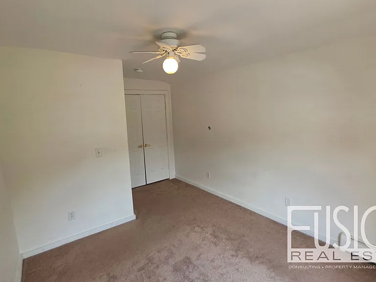 446 Colchester Ave — Photo 4