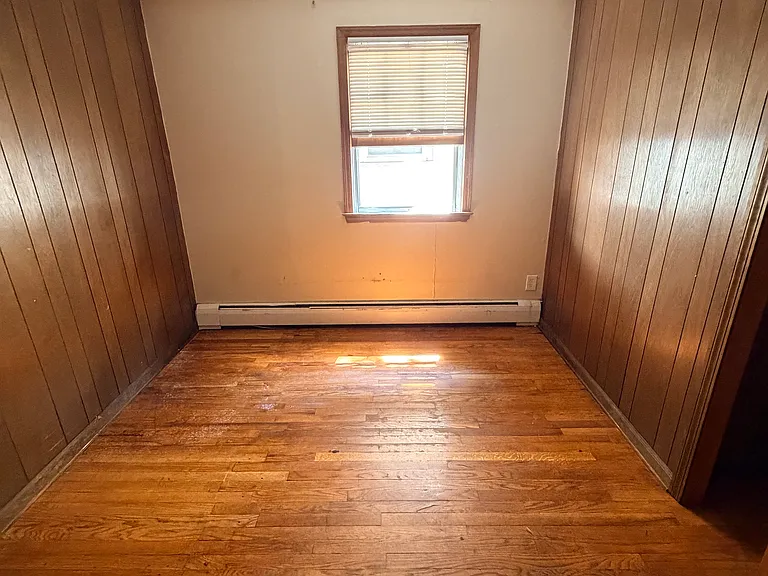 241 Circular Ave — Photo 7