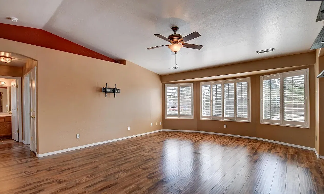 3 bed, 1379 sqft, $2,250 — Photo 4