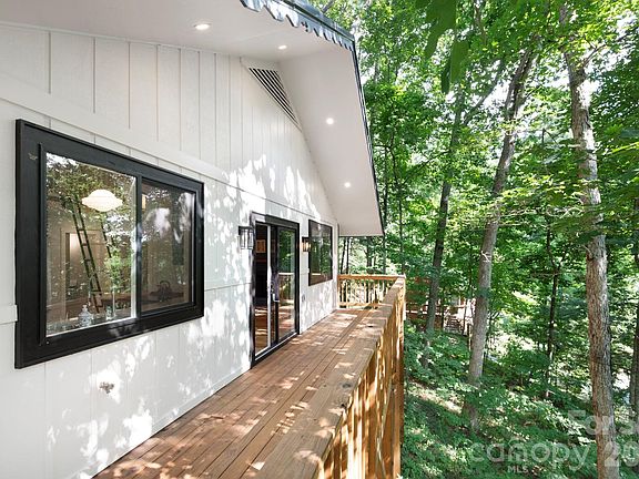2nd image of 17 Woodhaven Pl