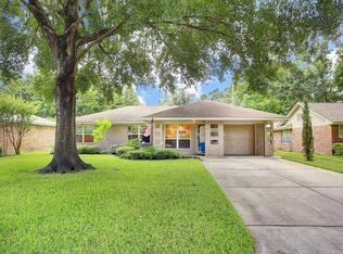 2215 Bron Holly Dr, Houston, TX 77018