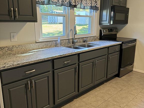 4th image of 104 Sunrise Dr