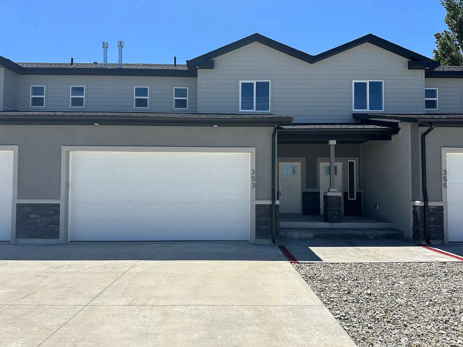 3 bed, 2.5 bath, 1470 sqft, $1,950 — Photo 1