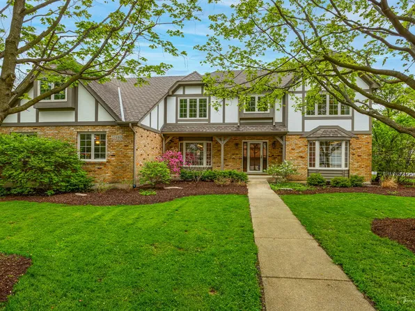 5930 Hillcrest Ct, Downers Grove, IL 60516