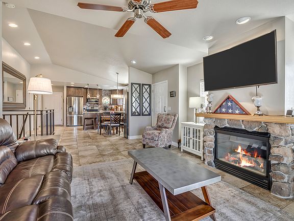 5th image of 1143 Hollow View Way