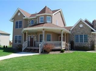 9521 Renaissance Dr, Saint John, IN 46373