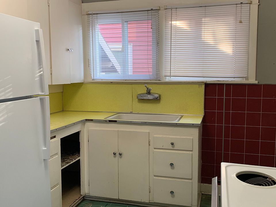 1st image of 607 N Sprague St #607