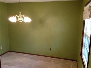 4th image of 3531 Breezeway Dr
