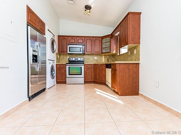4th image of 8100 W 28th Ct Unit 201
