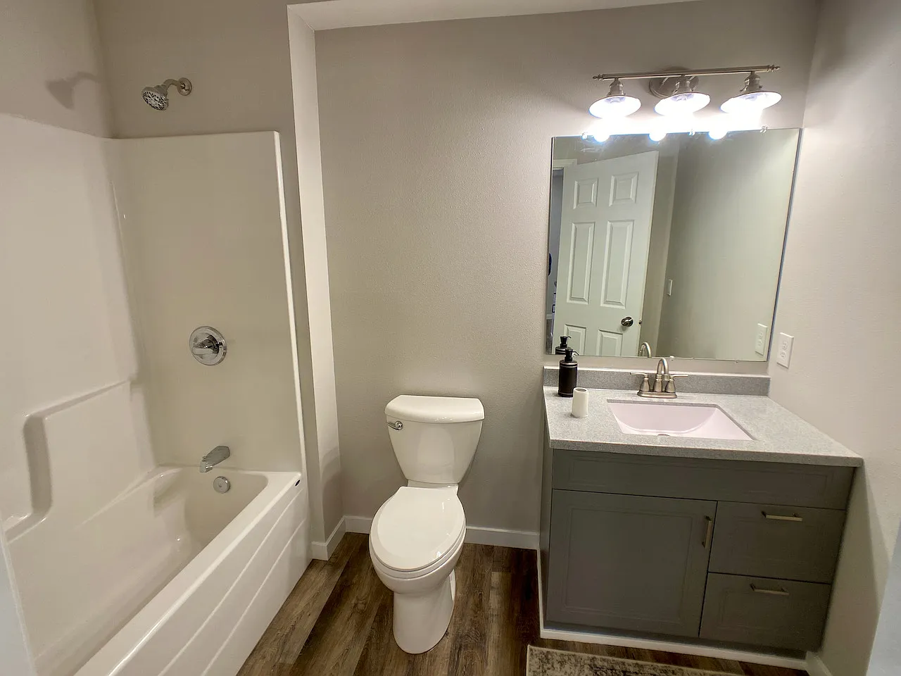 107 Main Street East - 1 — Photo 4