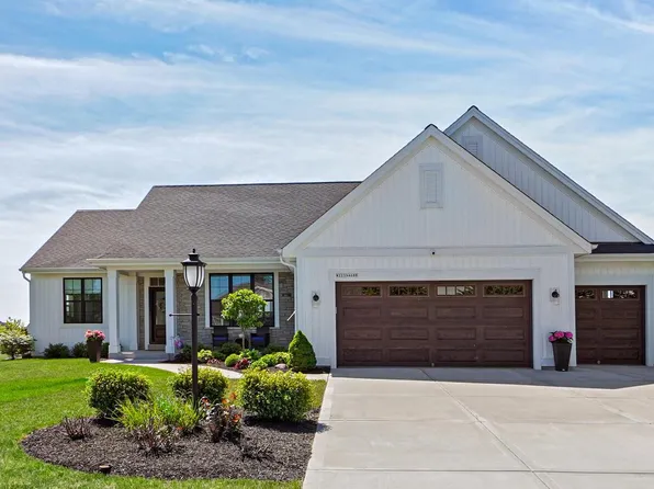 W223N4688 Seven Oaks DRIVE, Pewaukee, WI 53072