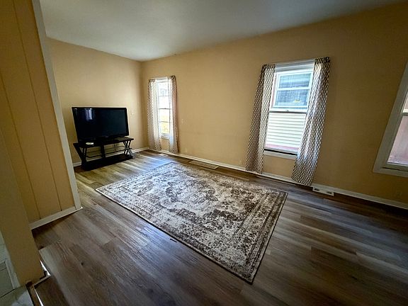 3rd image of 19-21 Harvard St #1
