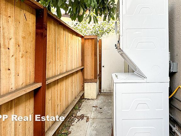 3rd image of 2246 1/2 S Bronson Ave