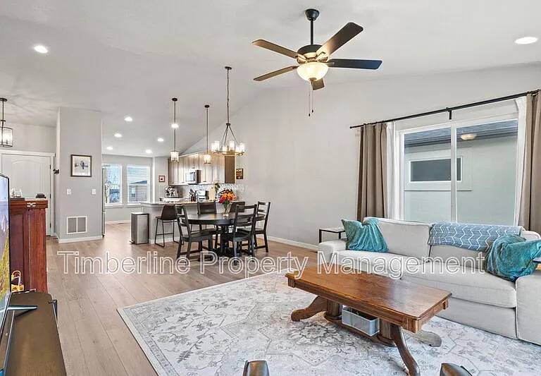 6348 Deco Dr — Photo 7