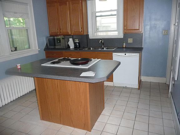 4th image of 116 W Oakland Ave