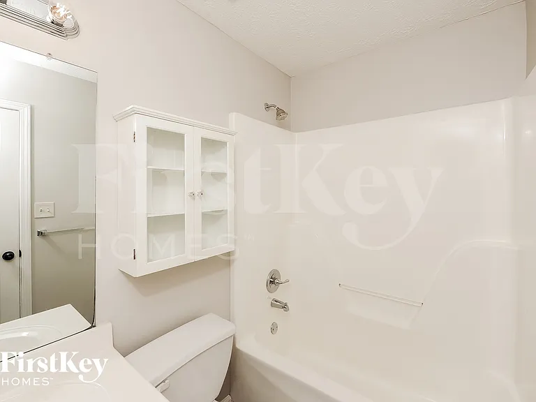 5255 Hillcrest Glenn Dr — Photo 11